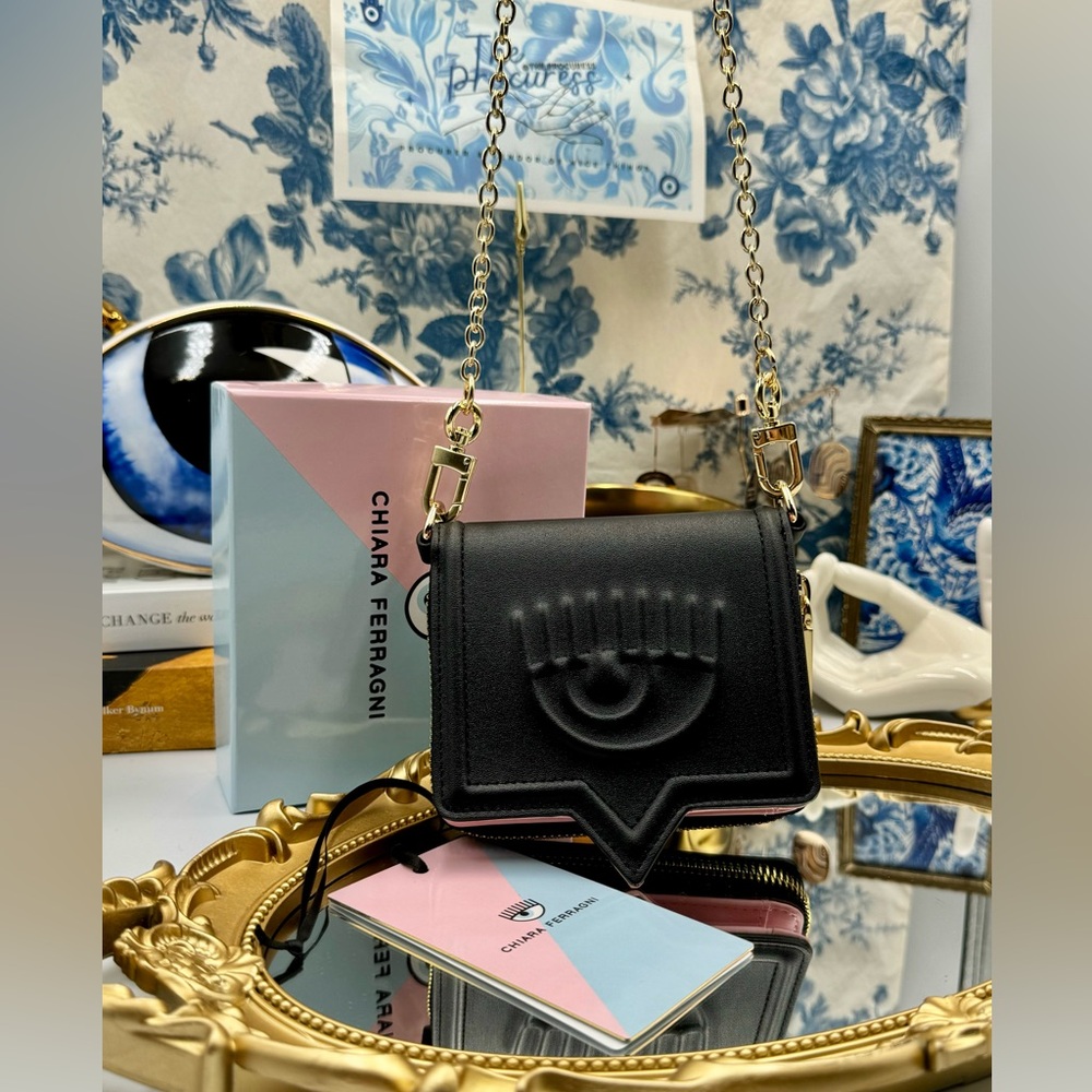 🆕 CHIARA FERRAGNI 🧿 BNIB Eyelike Motif Chain Linked Wallet - Black - WOC - Picture 3 of 16